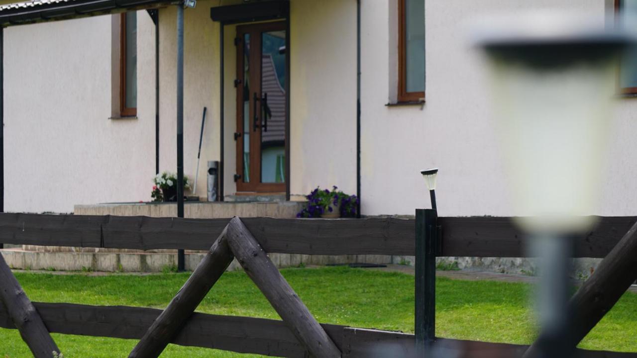 U Dvori Hotel Podgorodtsy Eksteriør billede